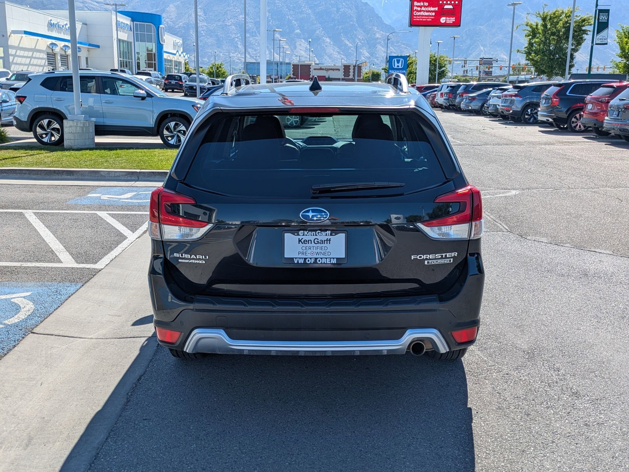 Used 2023 Crystal Black Silica Subaru Touring image 4