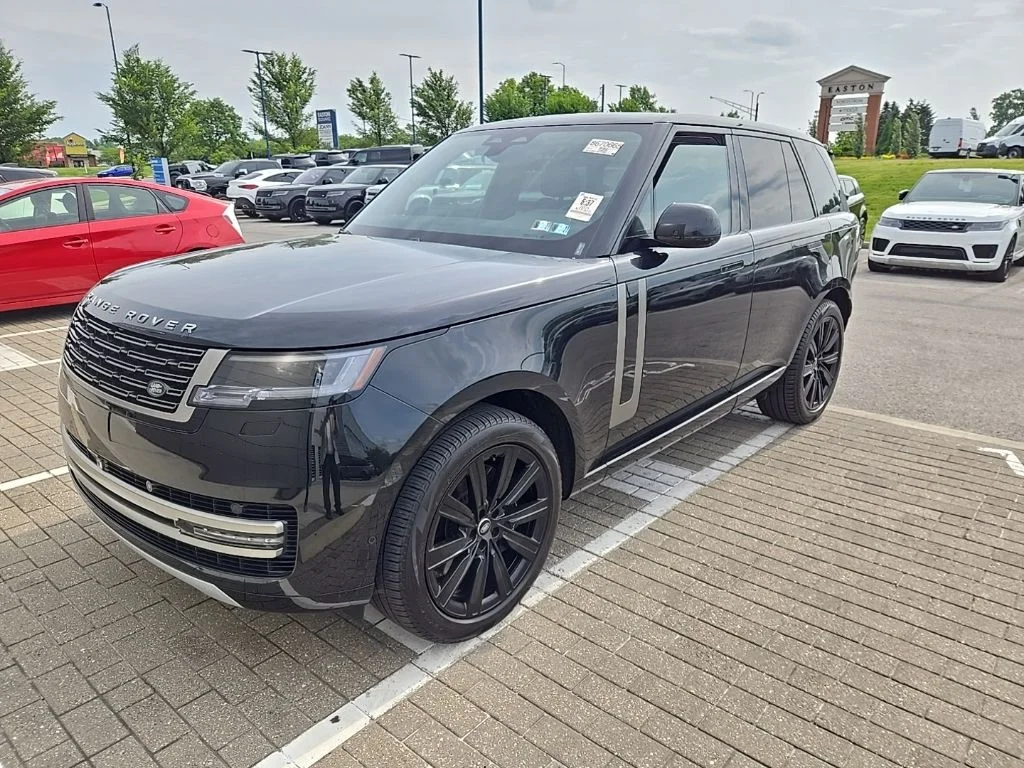 2025 Land Rover Range Rover 4.4 SE SWB's photo