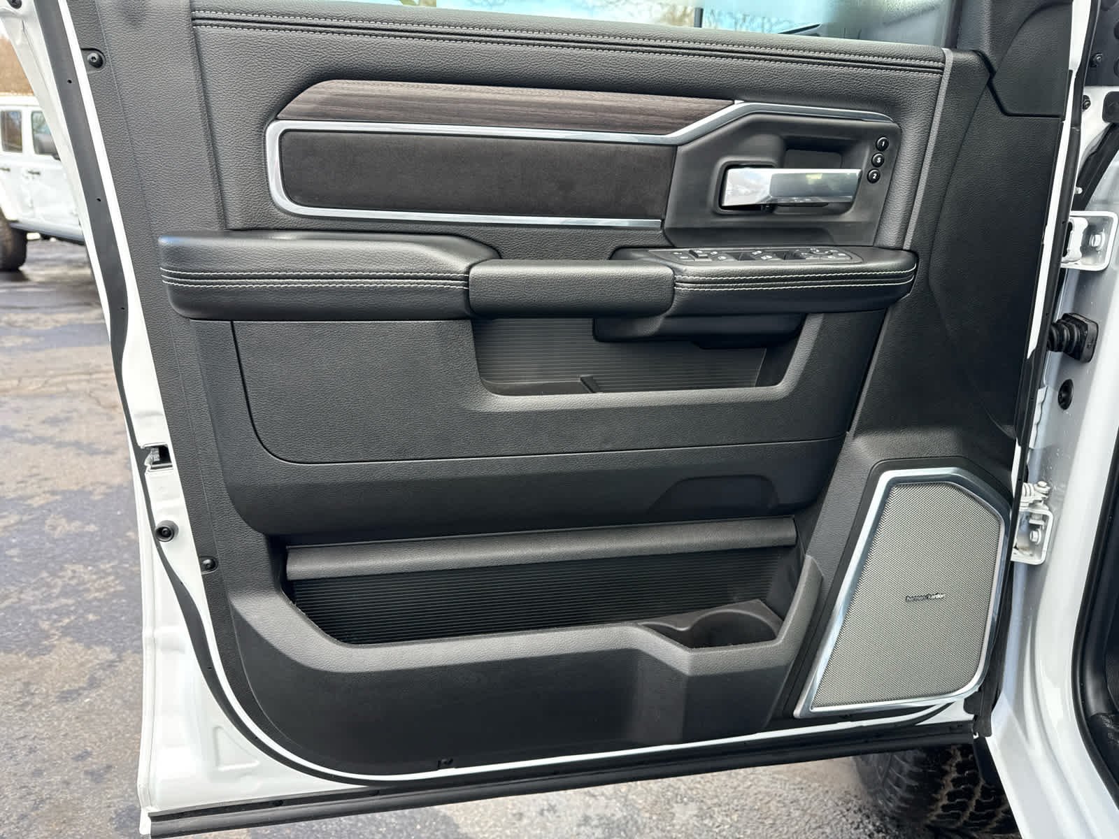 New 2026 Bright White Clear-Coat Exterior Paint RAM Laramie image 10