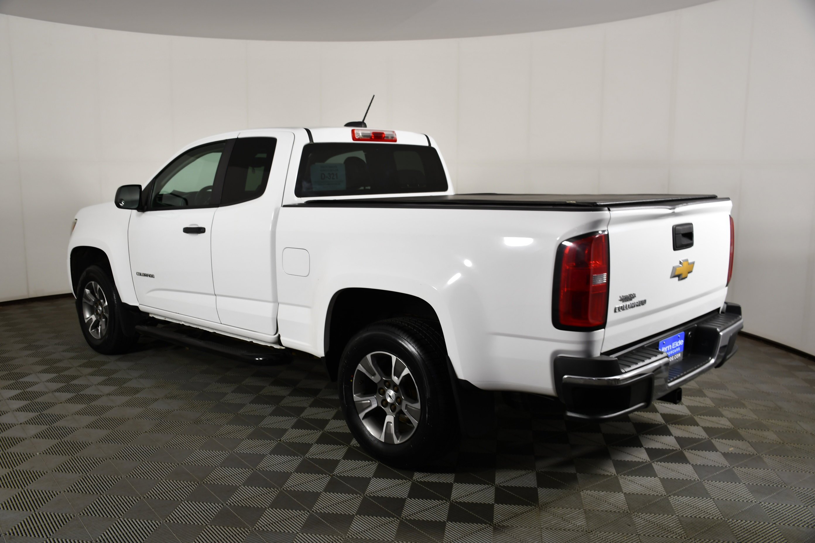 Used 2015 Summit White Chevrolet 2WD WT image 8