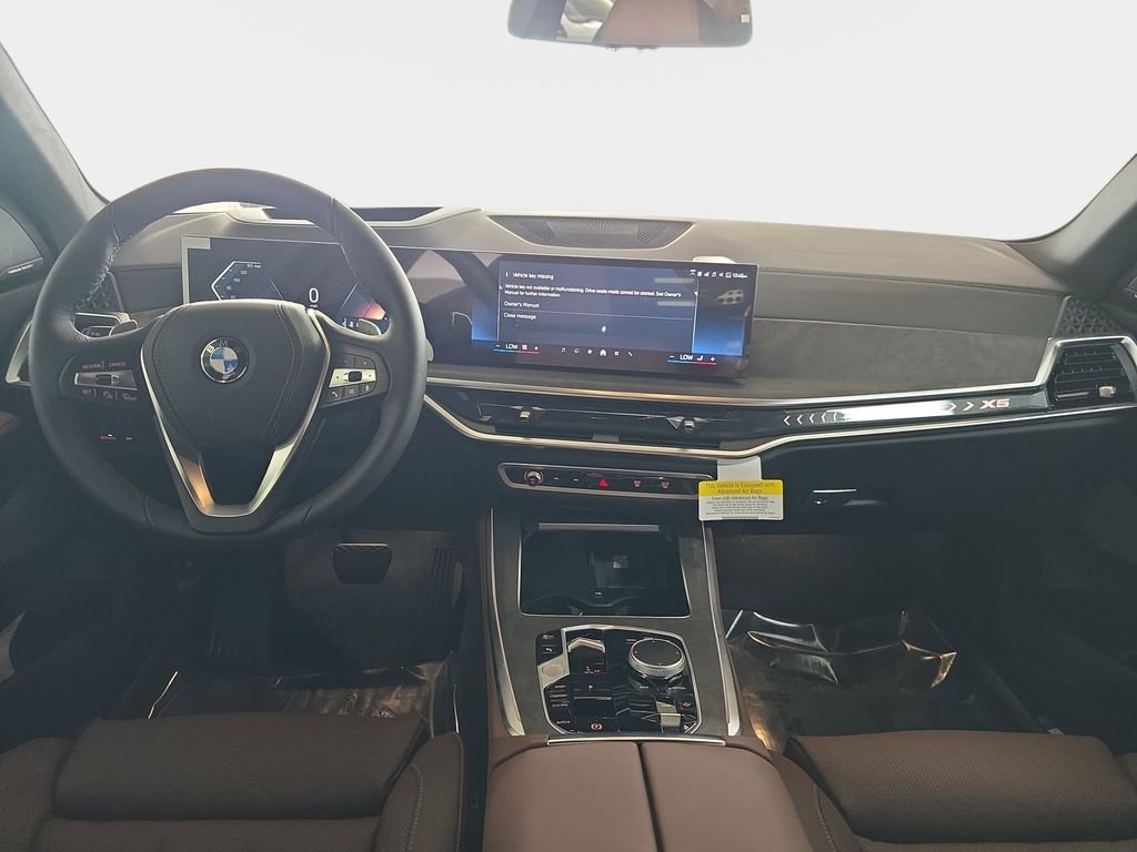 New 2026 Dravit Grey Metallic BMW sDrive40i image 8