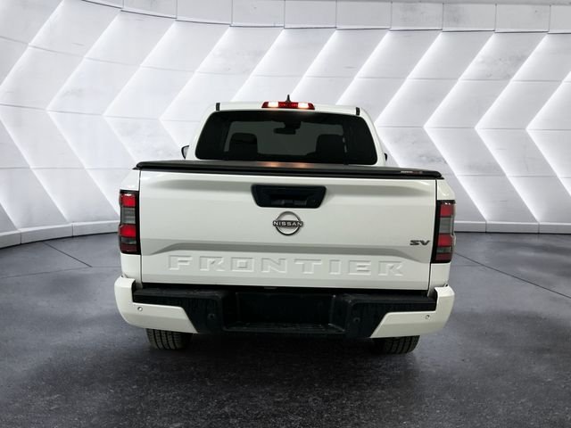 Used 2022 White Nissan SV image 5