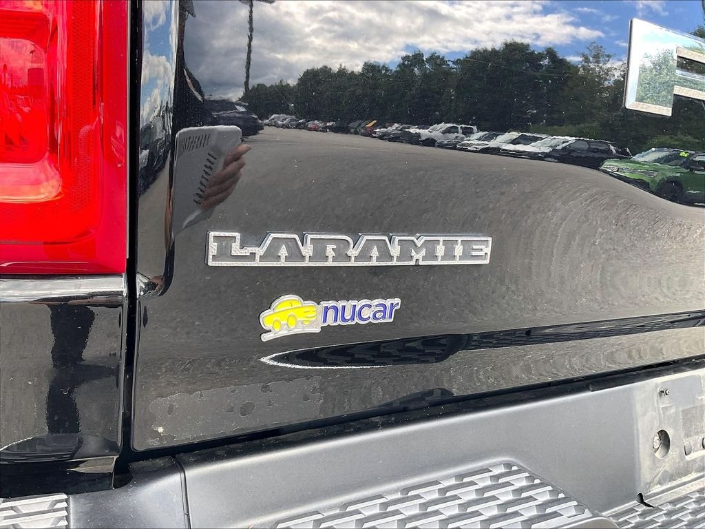 Used 2025 Diamond Black Crystal PC Ram Laramie image 27