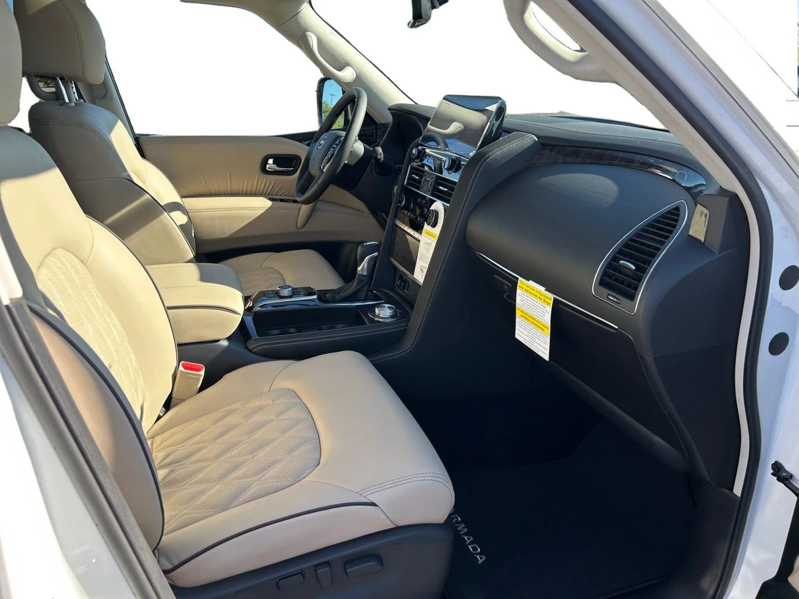 Used 2023 Aspen White Tricoat Nissan Platinum image 24