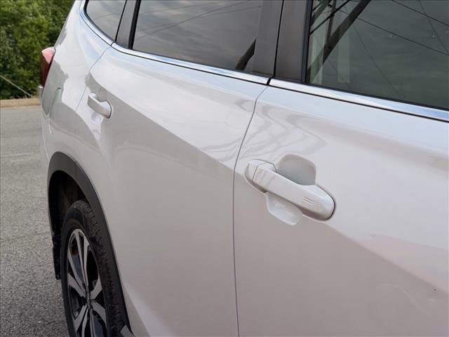 Used 2021 Crystal White Pearl Subaru Limited image 7