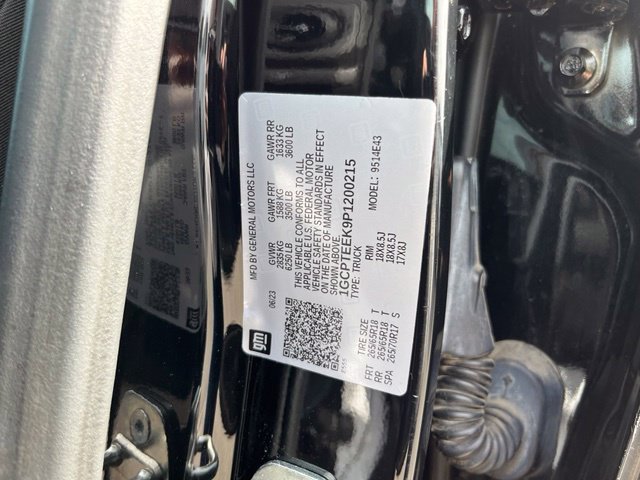 Used 2023 BLACK Chevrolet 4WD Trail Boss image 16