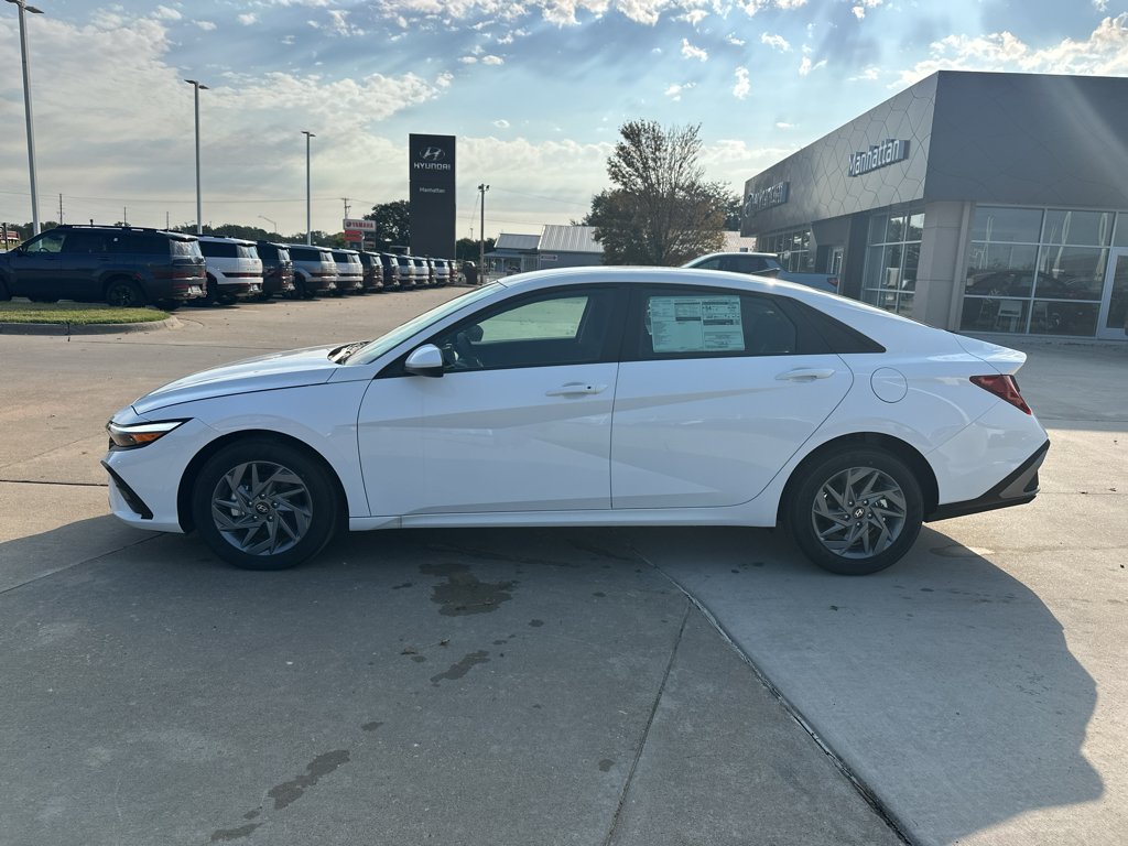 New 2026 Serenity White Hyundai Blue image 9