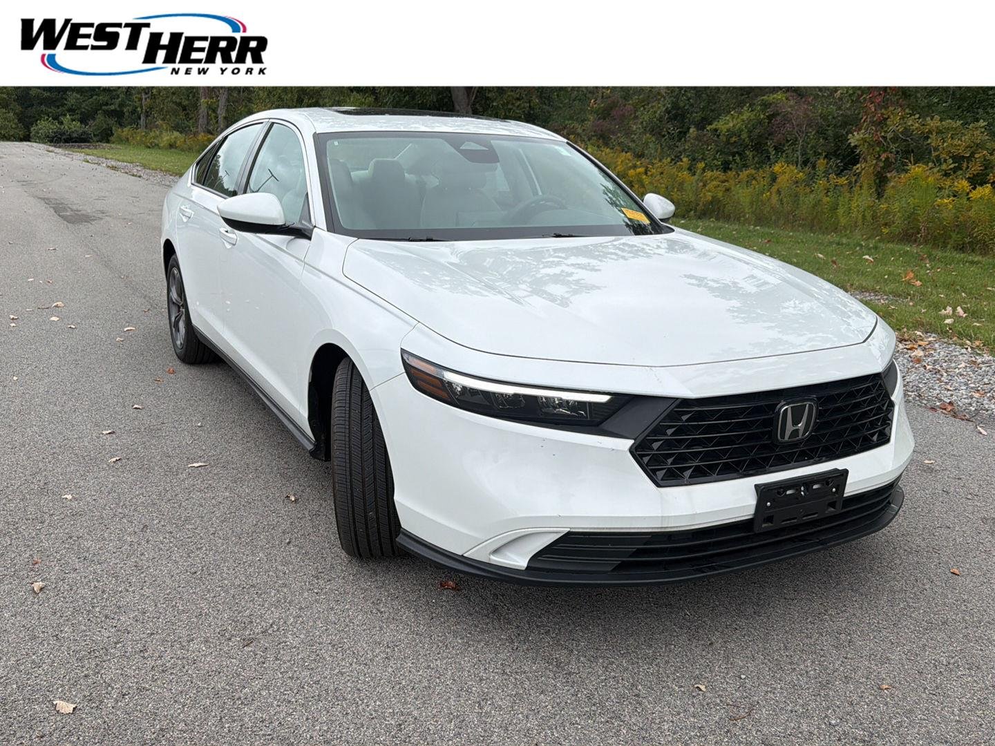Used 2024 Platinum White Pearl Honda EX image 1