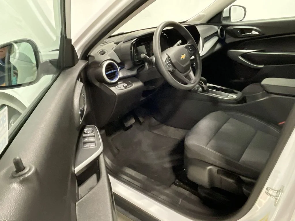 Used 2024 White Chevrolet LS image 17