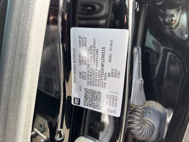 Used 2023 BLACK Chevrolet 4WD Trail Boss image 16