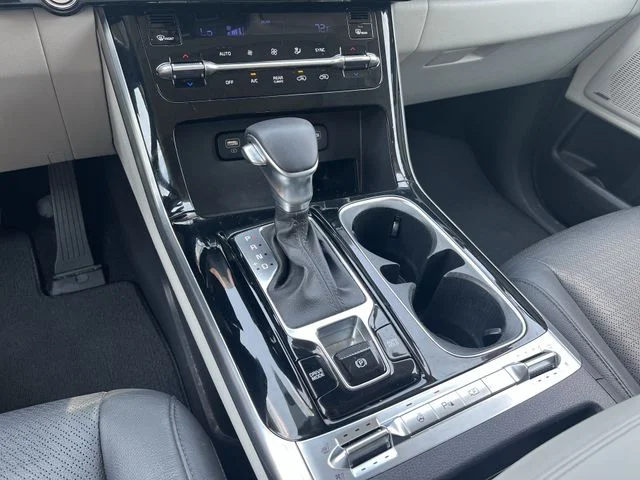 Used 2024 White Kia SX Prestige image 27