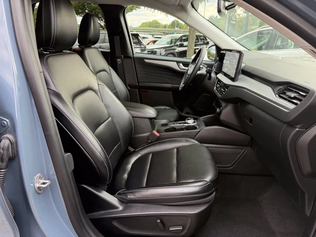Certified Used 2023 Vapor Blue Ford Platinum image 29