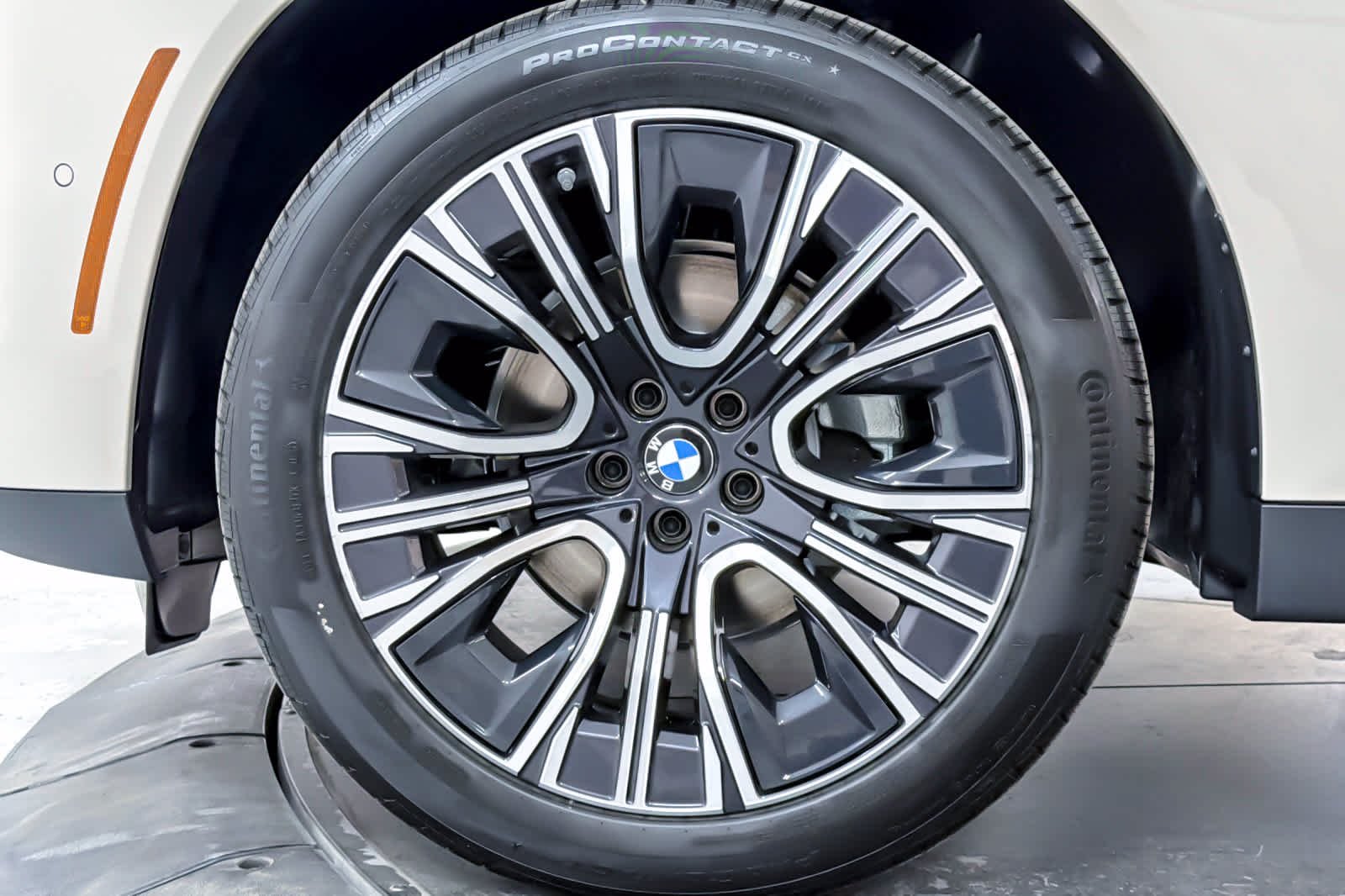 New 2026 Dune Grey Metallic BMW 30 xDrive image 25