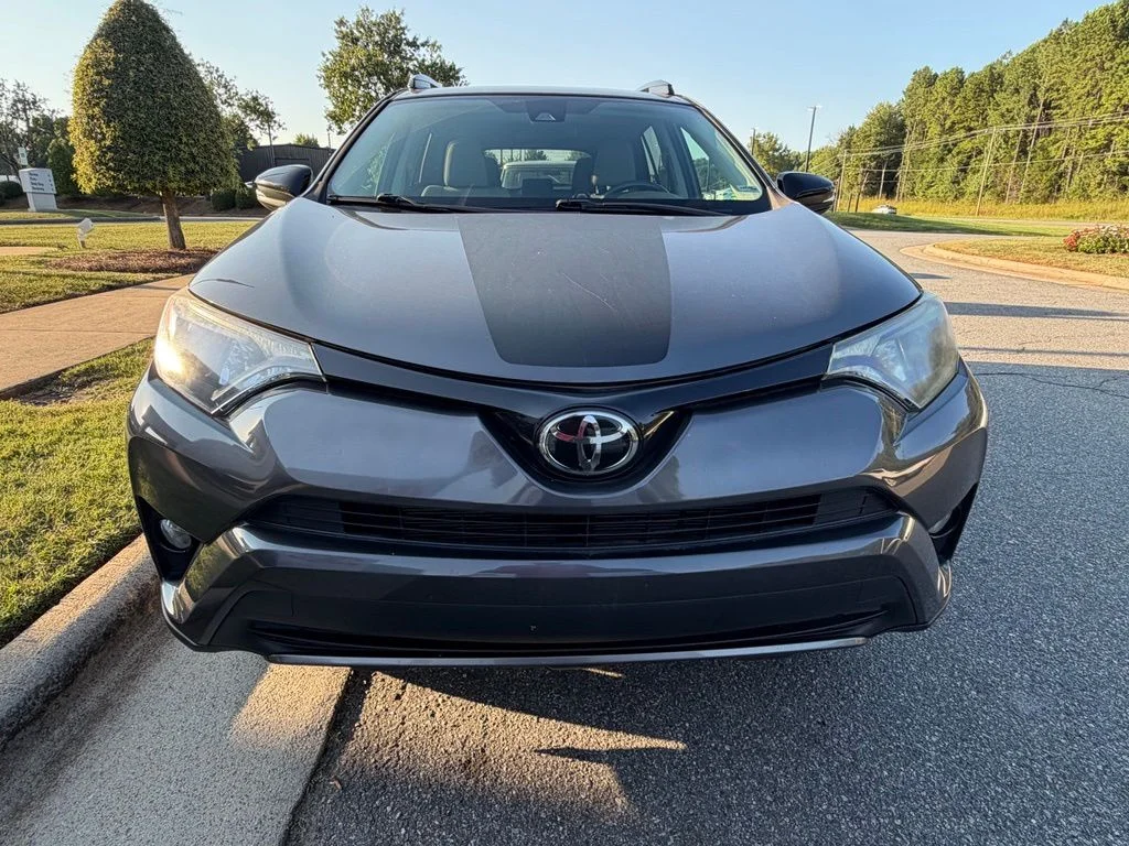 Used 2018 Gray Toyota Adventure image 7