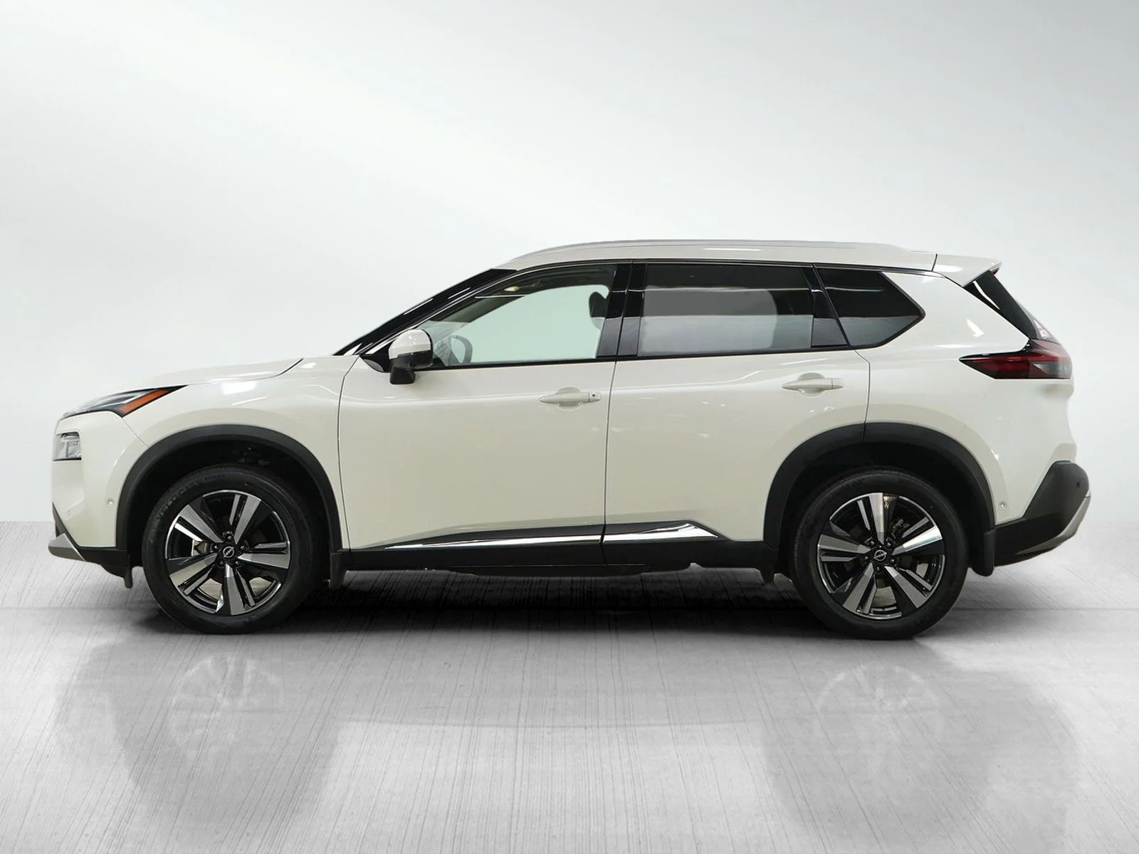Certified 2023 Nissan Rogue Platinum with VIN JN8BT3DDXPW309565 for sale in Burnsville, Minnesota