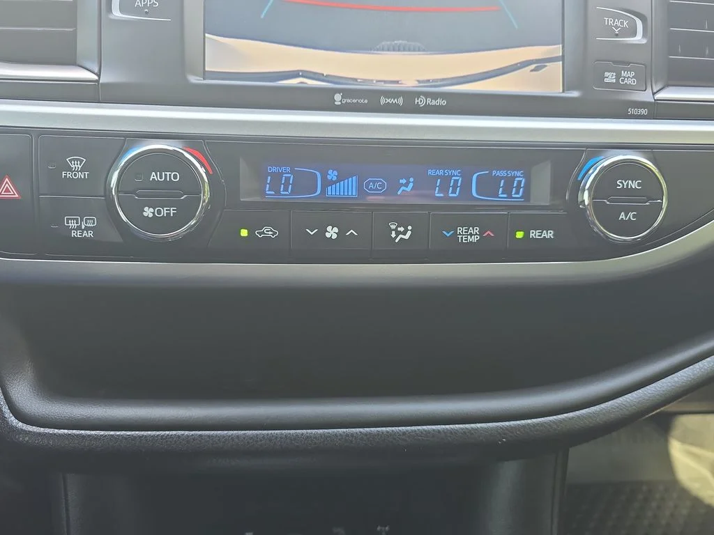 Used 2019 White Toyota SE image 27