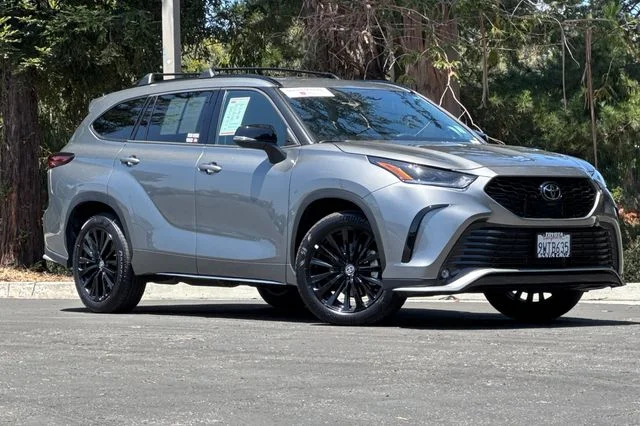 Certified Used 2026  Toyota XSE image 2