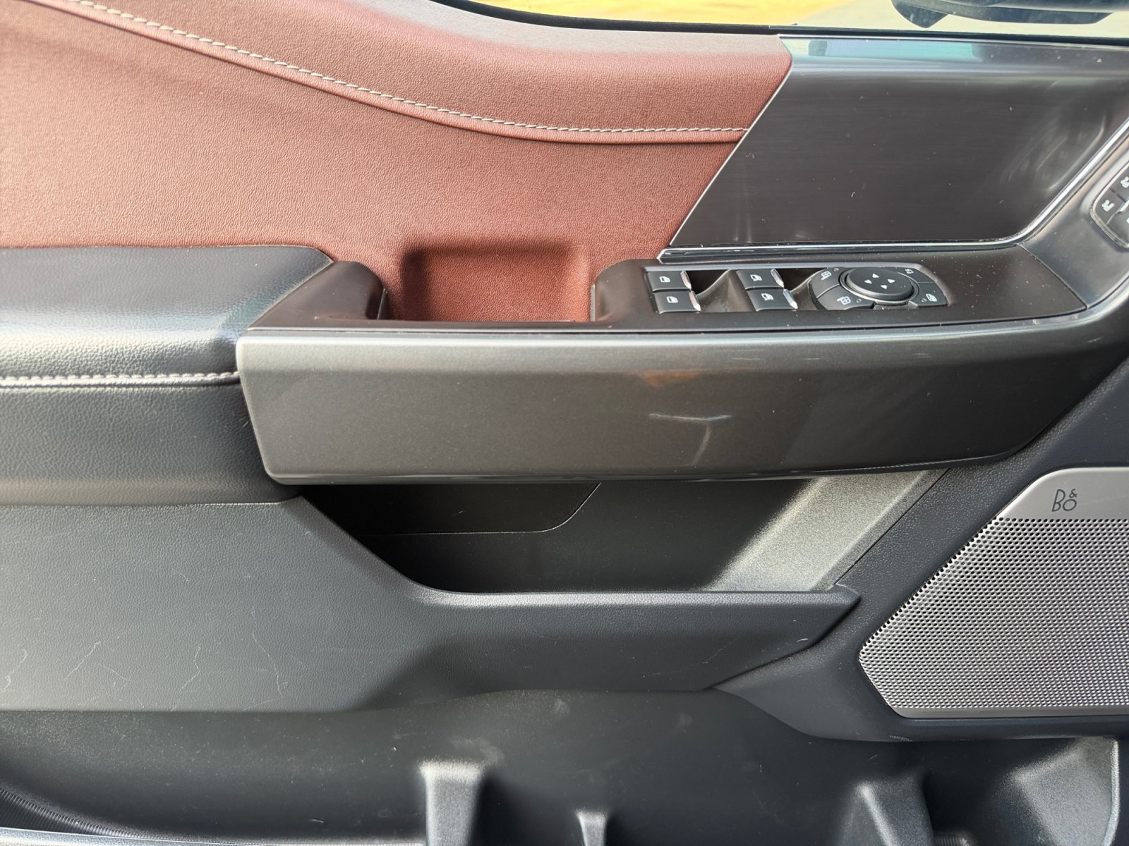 Used 2023 Agate Black Metallic Ford LARIAT image 17