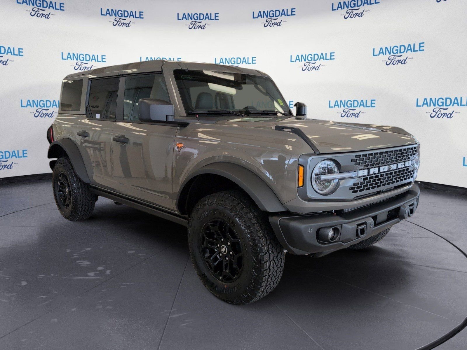New 2026 Marsh Gray Ford Badlands image 2
