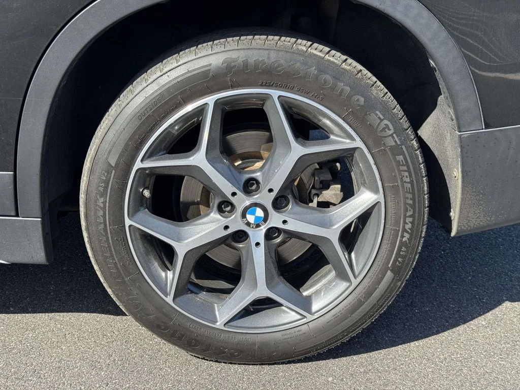 Used 2018 Black BMW sDrive28i image 12