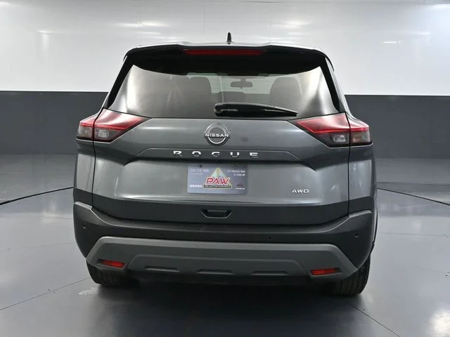Used 2023 Gray Nissan S image 5