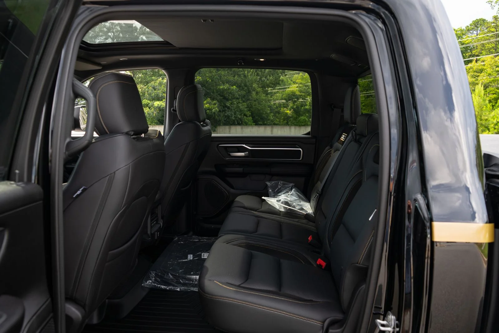 New 2026 Diamond Black Crystal Pearl-Coat Exterior Paint RAM Big Horn with DC 650 Supercharged Package image 39