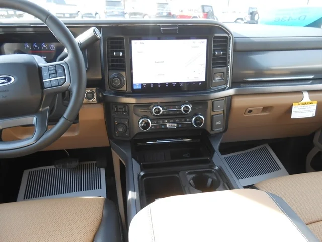 New 2026 Star White Metallic Tri-Coat FORD F-350® Lariat® image 4