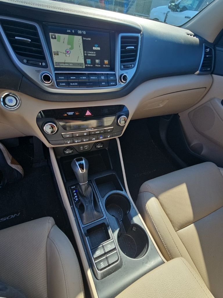 Used 2017 Black Hyundai Limited image 10