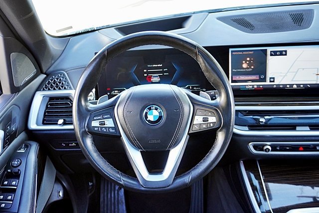 Used 2025 White BMW xDrive50e image 28
