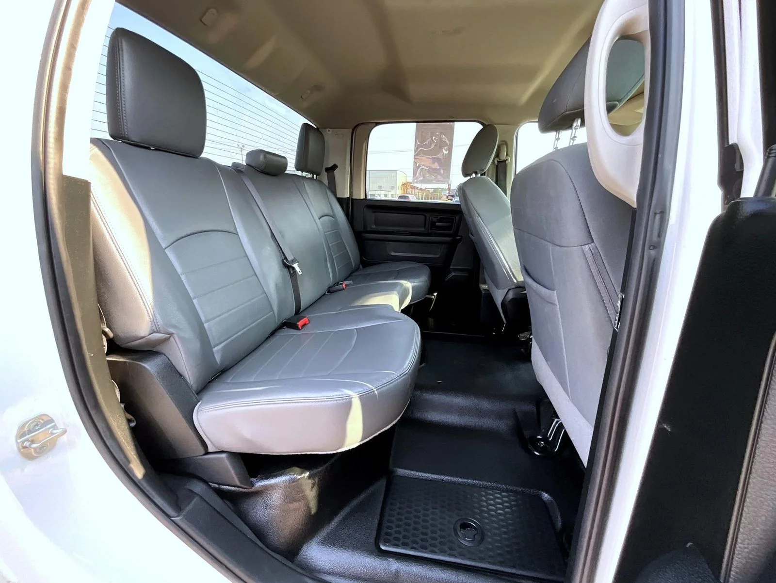 Used 2018 White Ram SSV image 18
