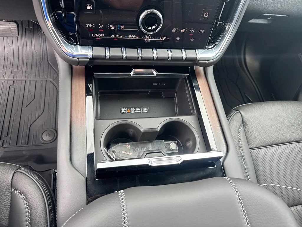 2026 GMC Yukon XL Denali - Photo 19