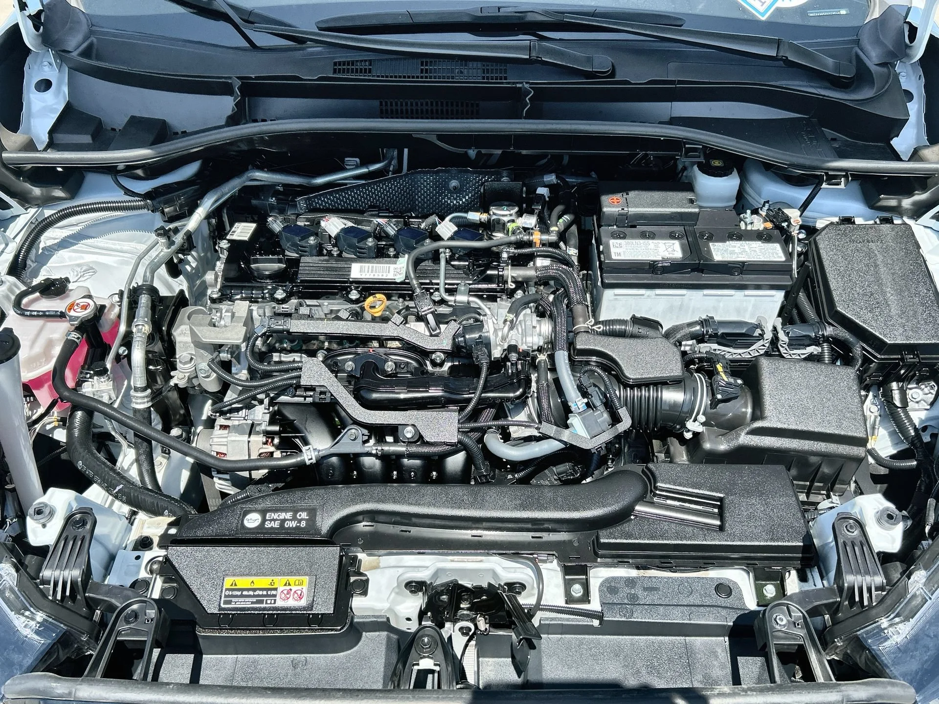 Used 2025 Pearl Toyota LE image 17