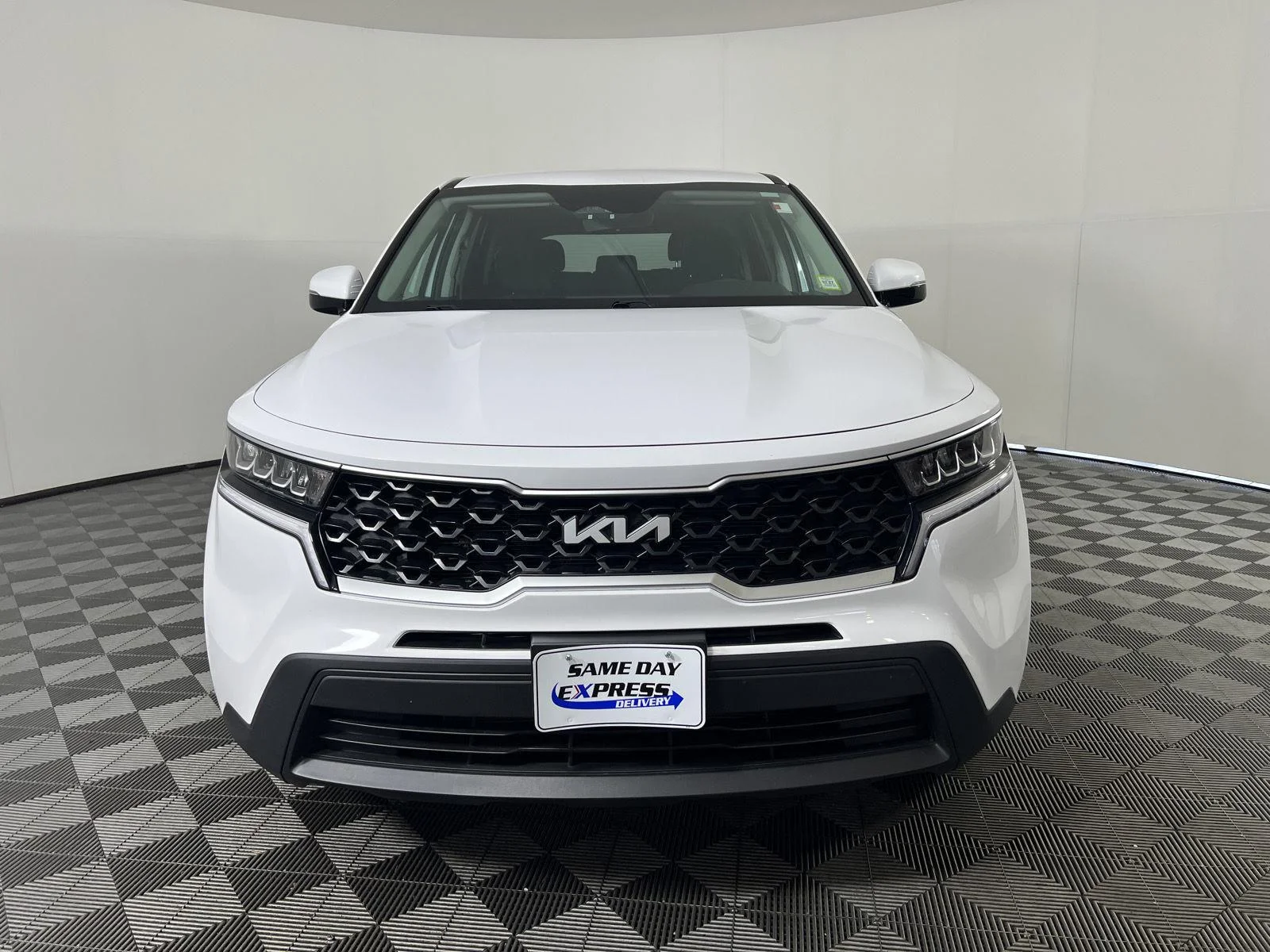 Used 2023 Glacial White Pearl Kia LX image 30