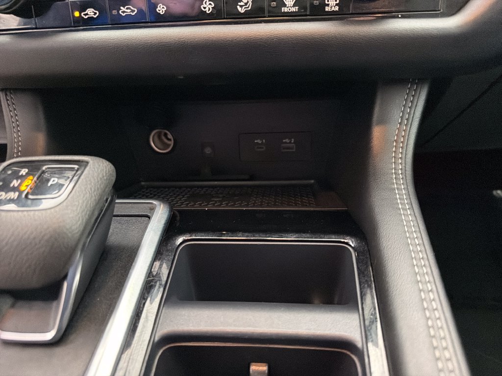 Used 2024 2t Gry Blk Roof Nissan Platinum image 22
