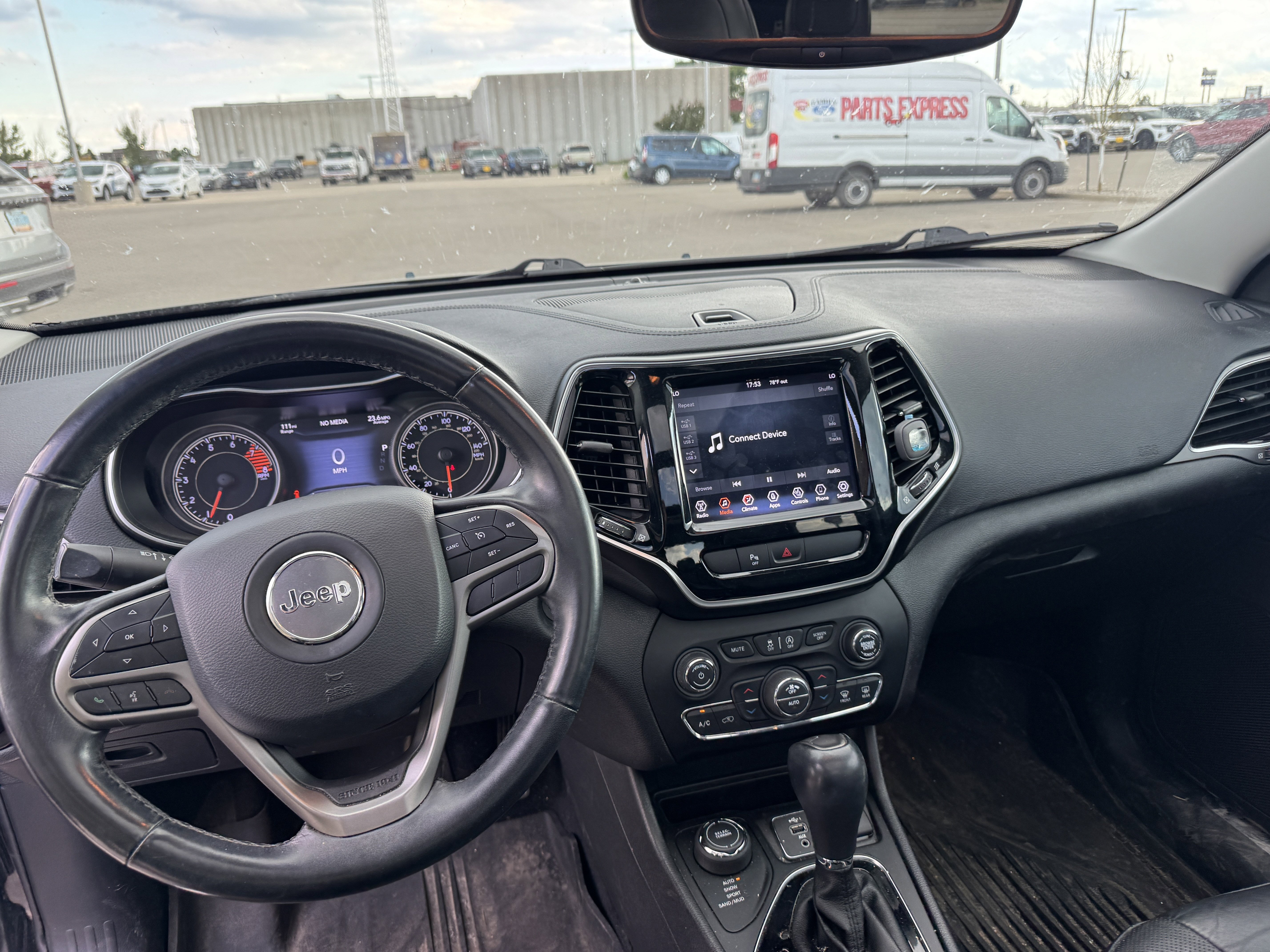 Used 2019 Diamond Black Crystal Pearlcoat Jeep Limited image 7