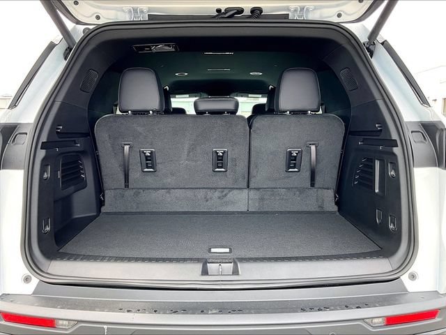 2027 Chevrolet Traverse LT - Photo 15