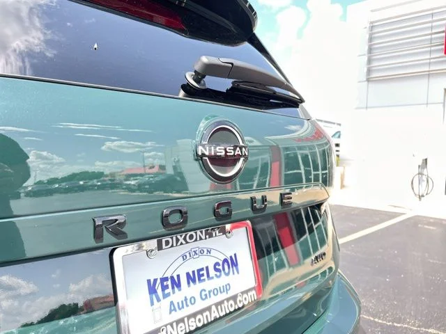 New 2026 Obsidian Green Nissan Dark Armor image 5