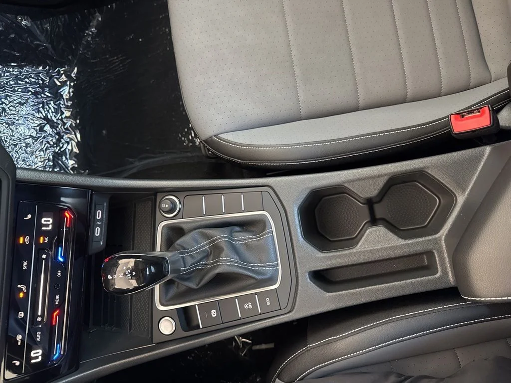 New 2026 Black Volkswagen 1.5T SE image 14