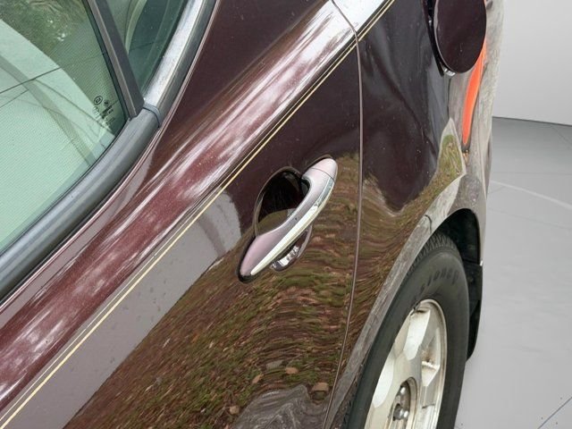 Used 2012 Red Kia EX image 16