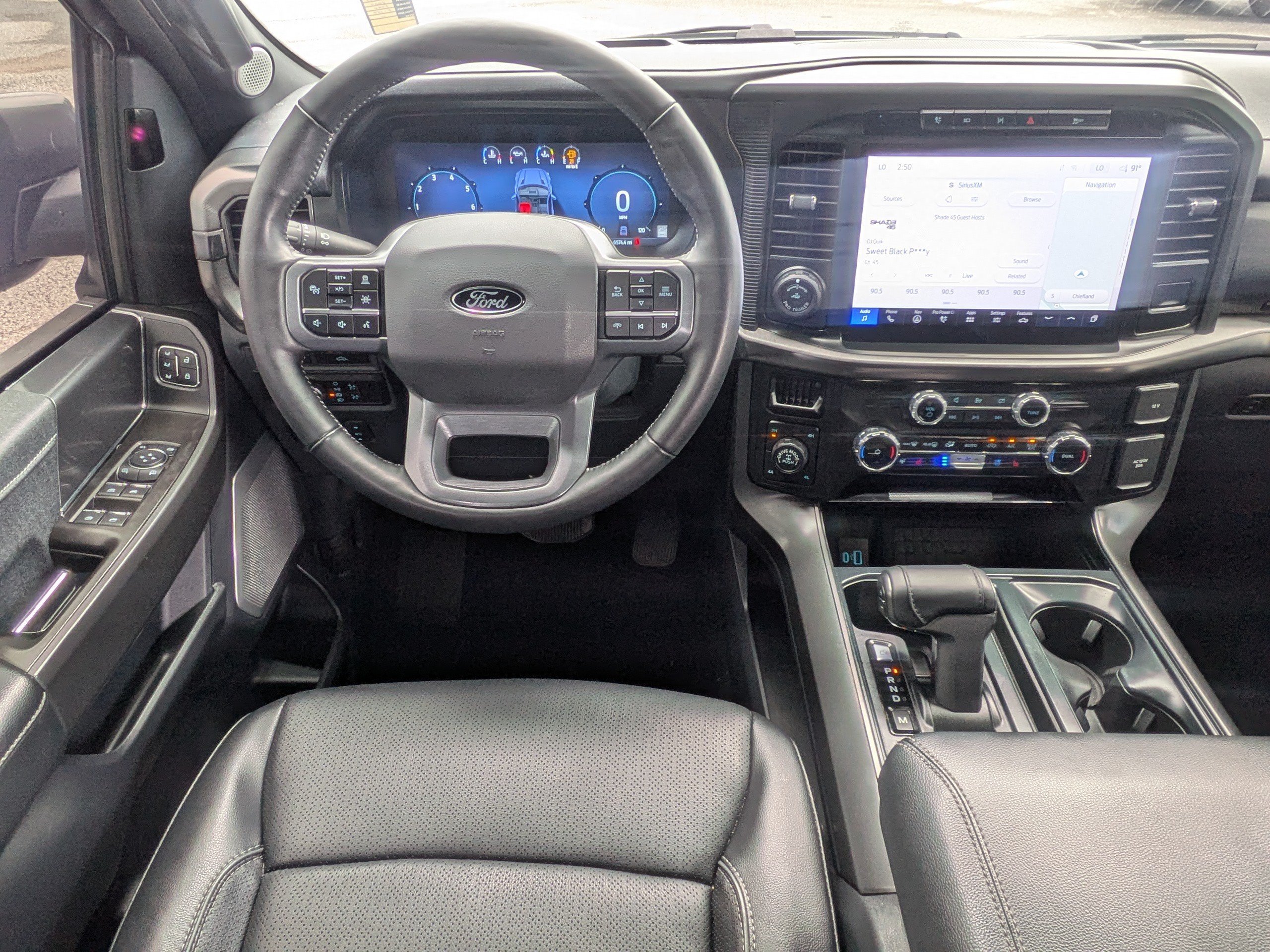 Used 2024  Ford LARIAT image 16