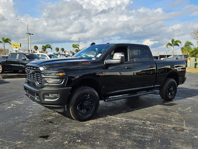 New 2026 Diamond Black Crystal Pearl-Coat Exterior Paint RAM Tradesman image 3
