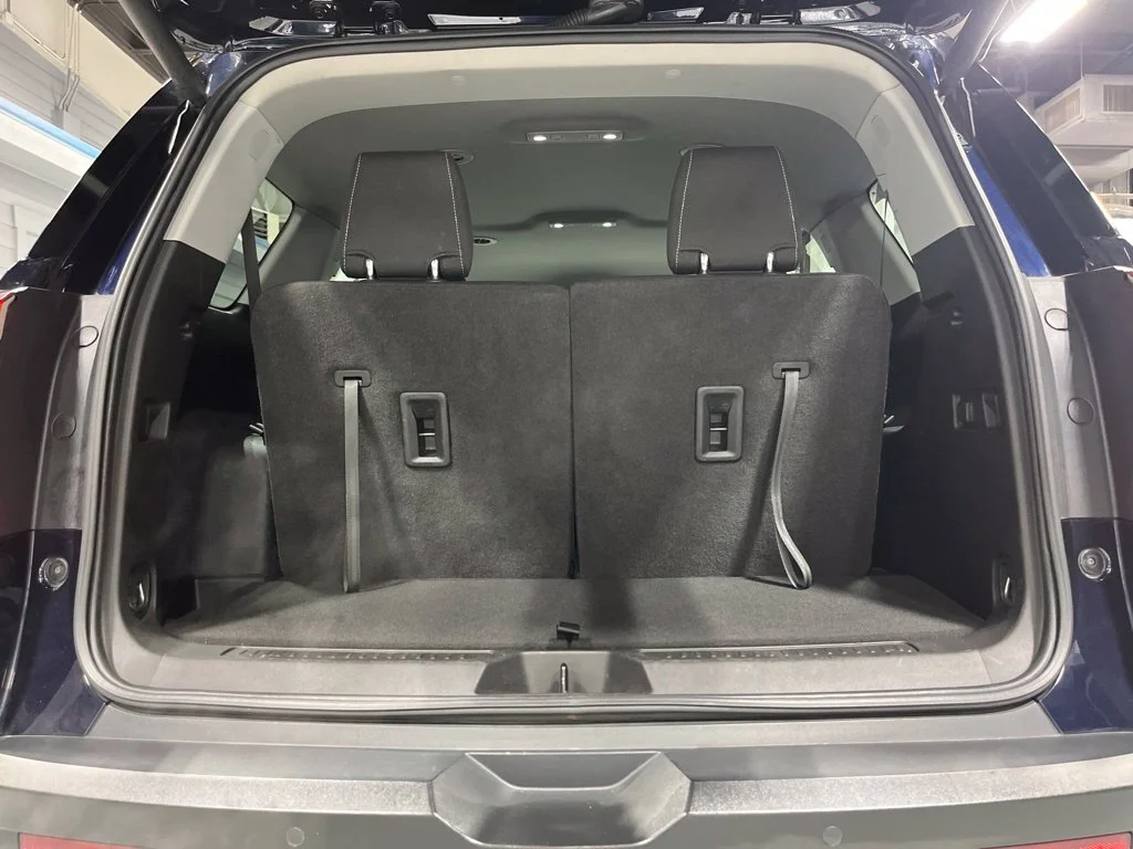 Used 2021 Midnight Blue Metallic GMC SLE image 33