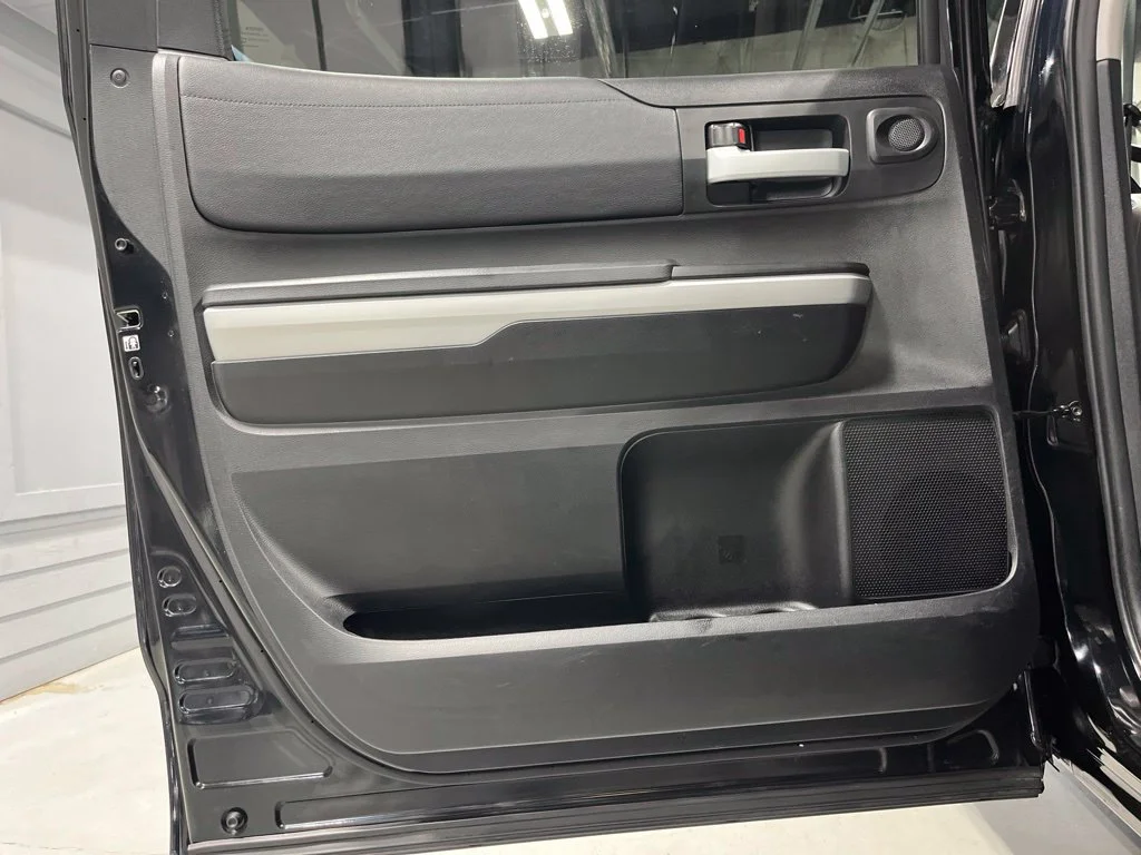 Used 2019 Midnight Black Metallic Toyota SR5 image 28