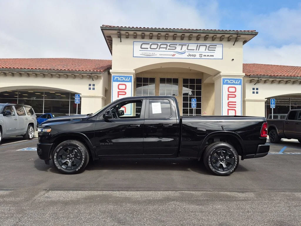 New 2026 Diamond Black Crystal Pearl-Coat Exterior Paint RAM Big Horn/Lone Star image 8
