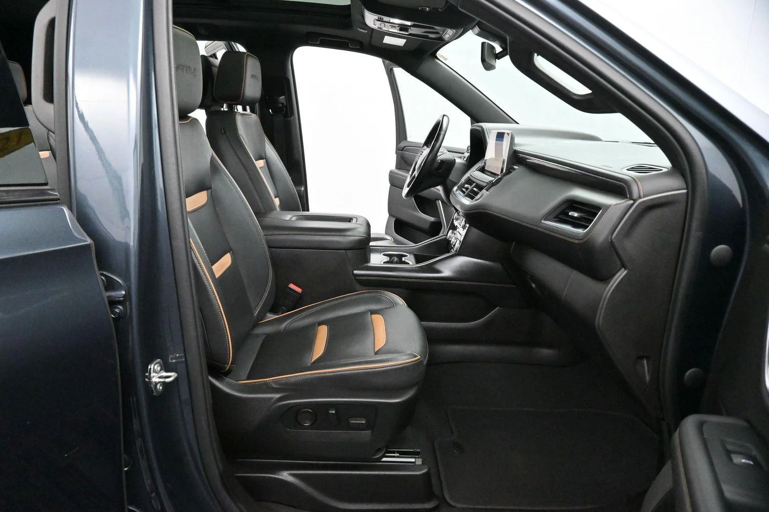 Used 2021 Dark Sky Metallic GMC AT4 image 37