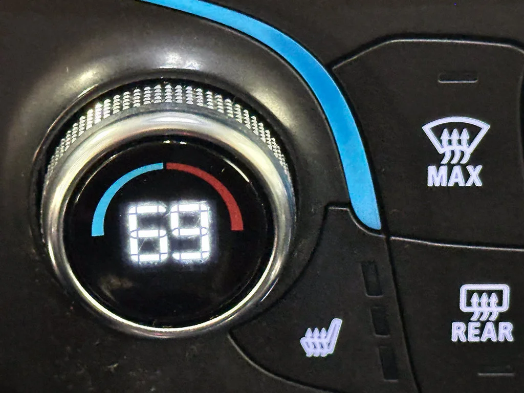 Used 2020 GRAPHITE METALLIC Chevrolet LT Leather image 33