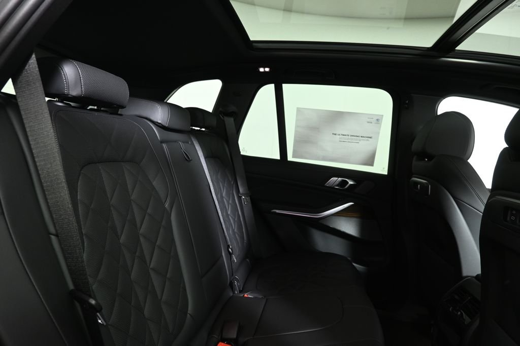 New 2026 Black Sapphire Metallic BMW xDrive40i image 36