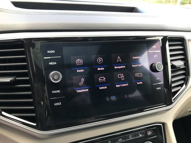 Used 2019 Fortana Red Metallic Volkswagen 3.6L V6 SEL Premium image 21
