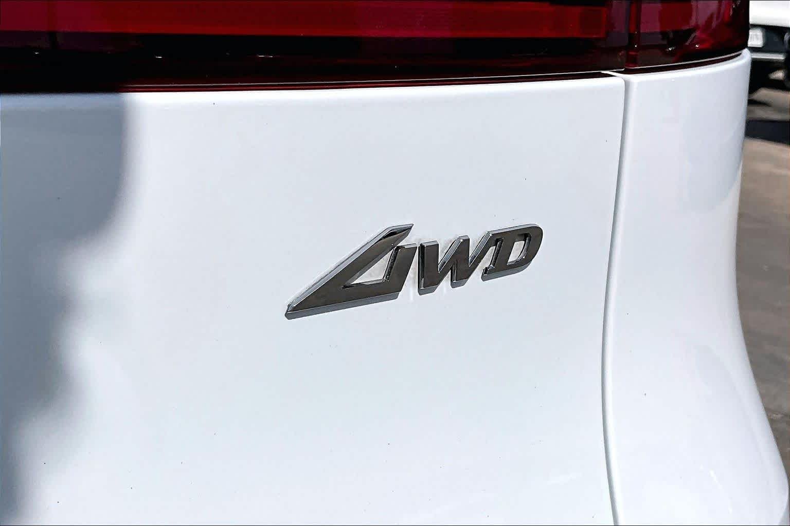 Certified Used 2024 Alta White Genesis 2.5T image 29