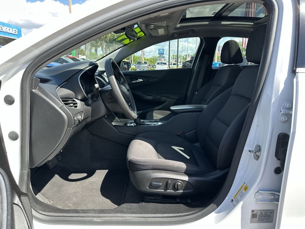 Used 2024 Summit White Chevrolet 1LT image 19